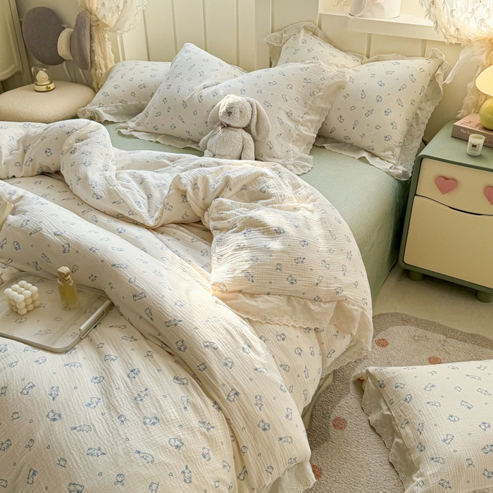 91家纺网 家纺一手货源 找家纺 咏绒家纺工厂店 2025新款全棉双层皱皱沙印花花边款四件套 玉兔-绿