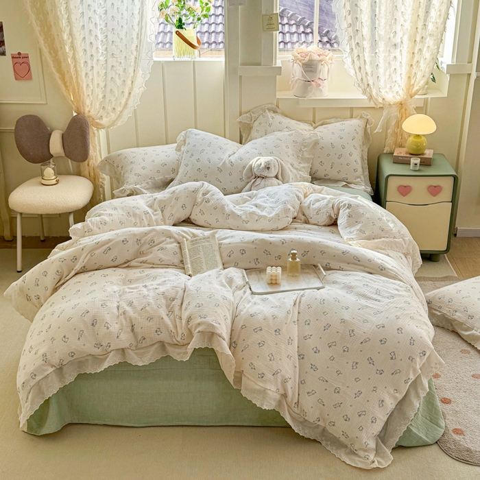 91家纺网 家纺一手货源 找家纺 咏绒家纺工厂店 2025新款全棉双层皱皱沙印花花边款四件套 玉兔-绿