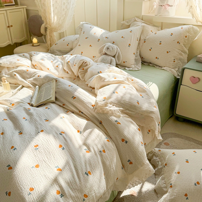 91家纺网 家纺一手货源 找家纺 咏绒家纺工厂店 2025新款全棉双层皱皱沙印花花边款四件套 花期