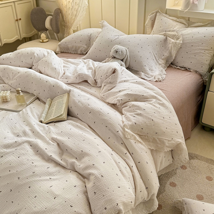 91家纺网 家纺一手货源 找家纺 咏绒家纺工厂店 2025新款全棉双层皱皱沙印花花边款四件套 星月