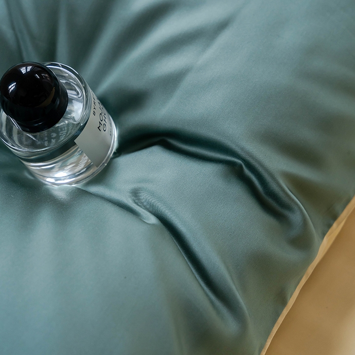 91家纺网 家纺一手货源 找家纺 浩情国际婚庆供货中心 2026新款60支奥地利兰精天丝纯色双拼系列四件套 天青色-香槟金