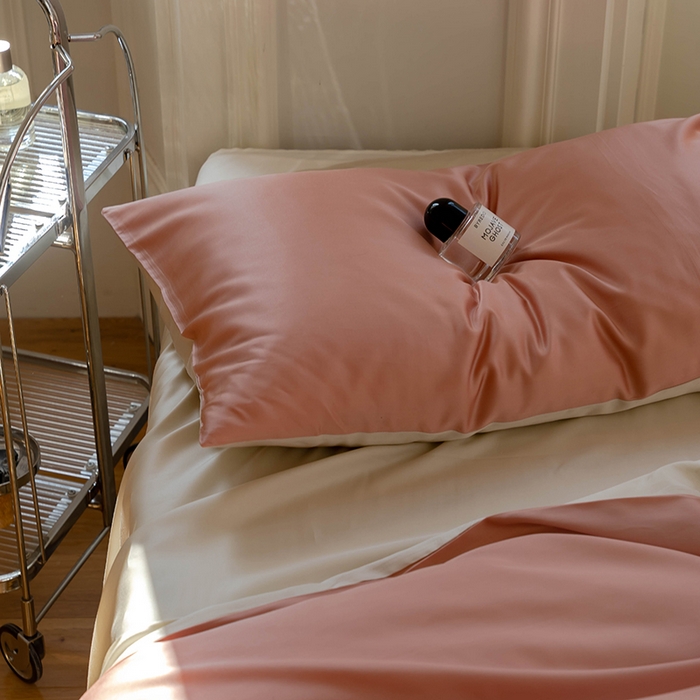 91家纺网 家纺一手货源 找家纺 浩情国际婚庆供货中心 2026新款60支奥地利兰精天丝纯色双拼系列四件套 芝芝淘淘-极地白