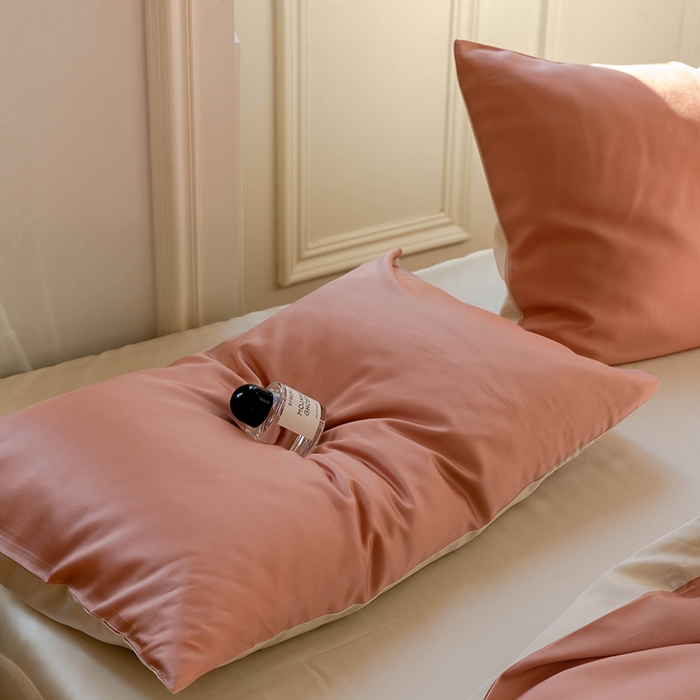 91家纺网 家纺一手货源 找家纺 浩情国际婚庆供货中心 2026新款60支奥地利兰精天丝纯色双拼系列四件套 芝芝淘淘-极地白