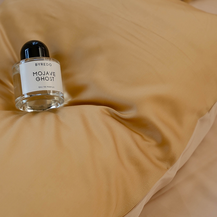 91家纺网 家纺一手货源 找家纺 浩情国际婚庆供货中心 2026新款60支奥地利兰精天丝纯色双拼系列四件套 芝士黄-沙茶色