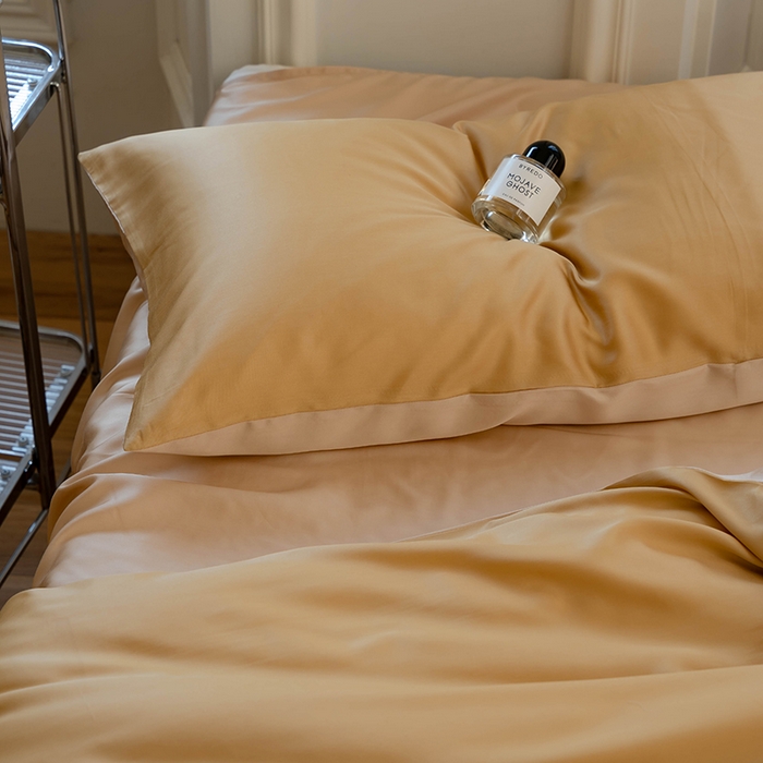 91家纺网 家纺一手货源 找家纺 浩情国际婚庆供货中心 2026新款60支奥地利兰精天丝纯色双拼系列四件套 芝士黄-沙茶色