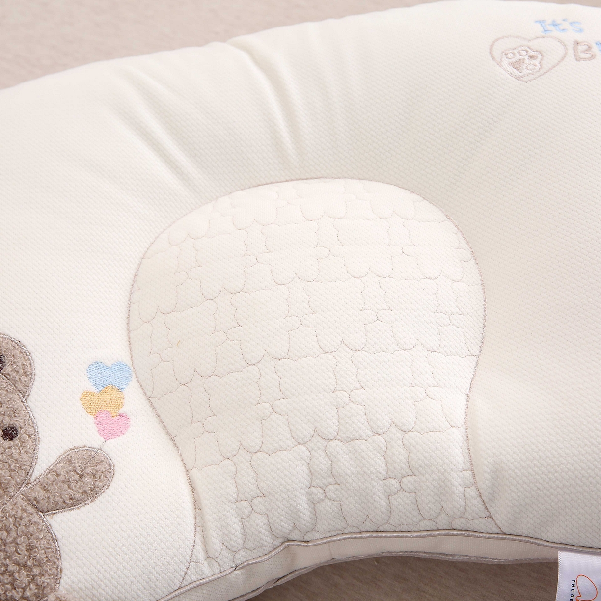 91家纺网 家纺一手货源 找家纺 珍贝家纺 2025新款毛巾绣儿童护颈枕枕头枕芯 贴布绣小熊--灰