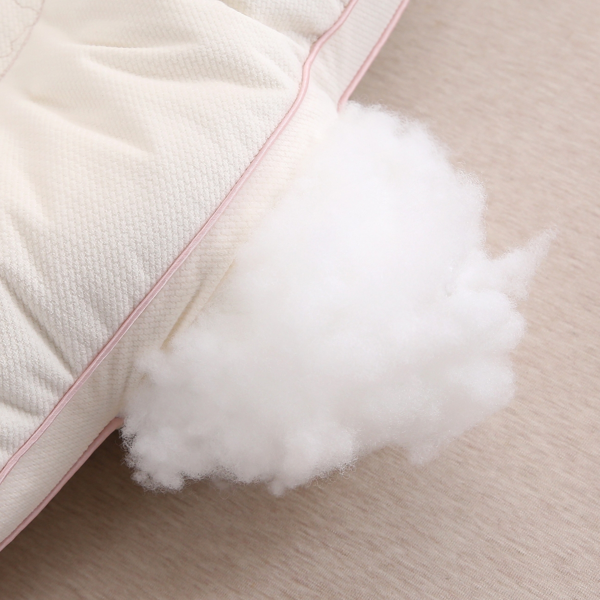 91家纺网 家纺一手货源 找家纺 （总）珍贝家纺 2025新款毛巾绣儿童护颈枕枕头枕芯