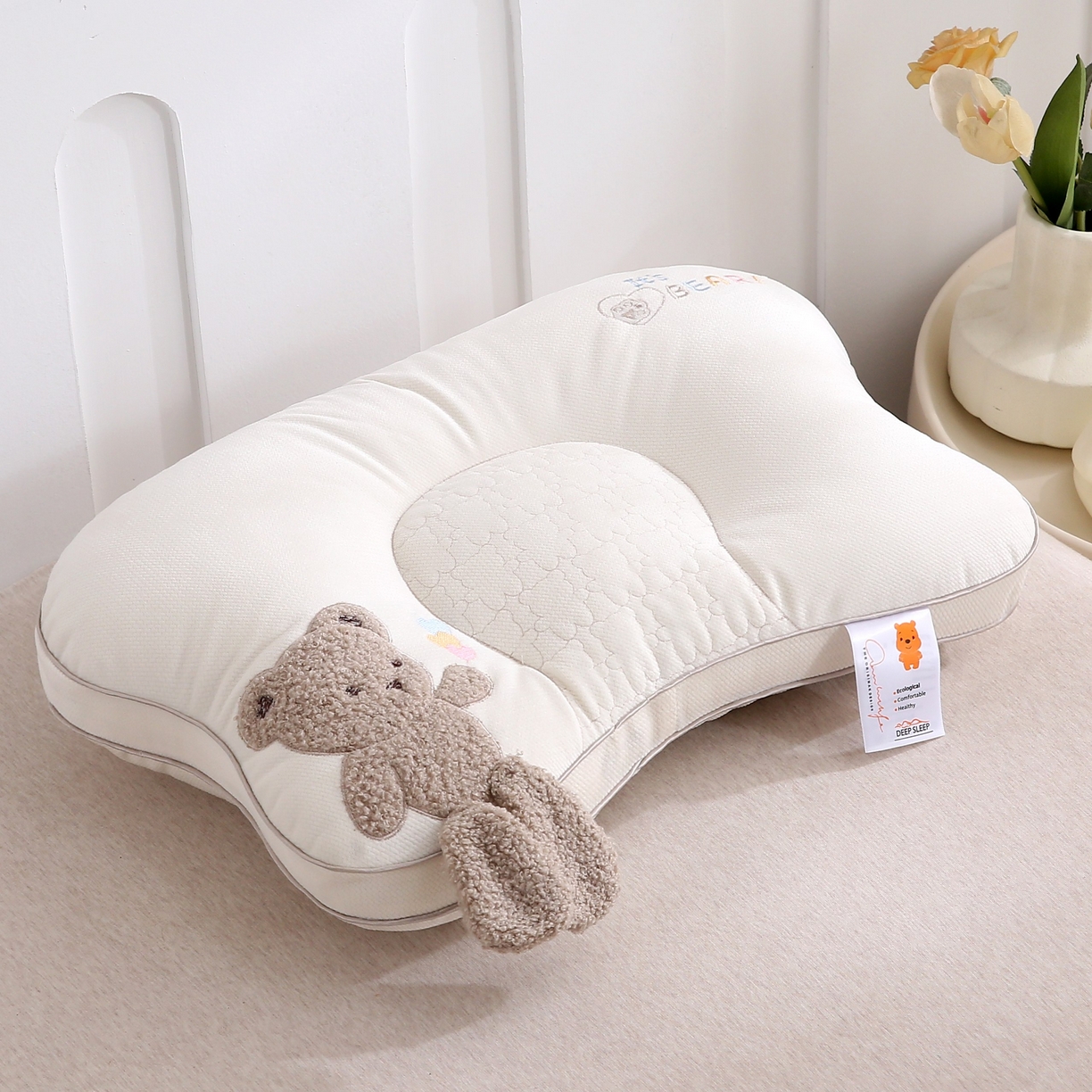 91家纺网 家纺一手货源 找家纺 珍贝家纺 2025新款毛巾绣儿童护颈枕枕头枕芯 贴布绣小熊--灰