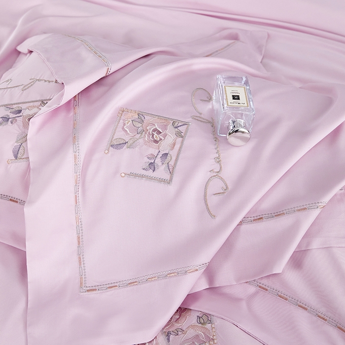 91家纺网 家纺一手货源 找家纺 浩情国际婚庆供货中心 2026新款160S春夏天丝棉高端刺绣系列四件套 诺兰-优雅紫