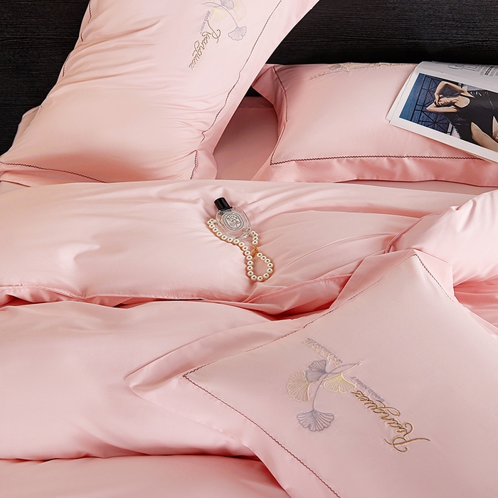 91家纺网 家纺一手货源 找家纺 浩情国际婚庆供货中心 2026新款160S春夏天丝棉高端刺绣系列四件套 银之杏-公主粉