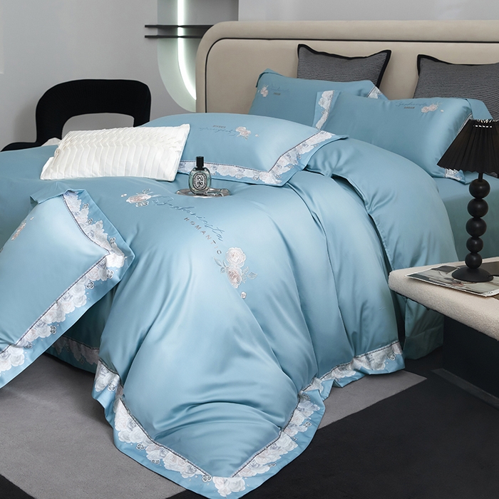 91家纺网 家纺一手货源 找家纺 浩情国际婚庆供货中心 2026新款160S春夏天丝棉高端刺绣系列四件套 玫瑰花香-卡宴蓝