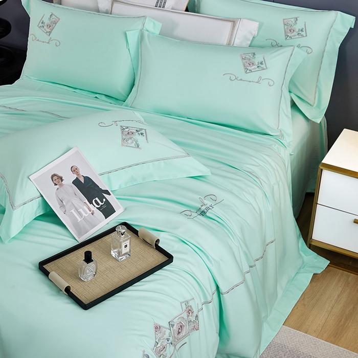 91家纺网 家纺一手货源 找家纺 浩情国际婚庆供货中心 2026新款160S春夏天丝棉高端刺绣系列四件套 诺兰-湖水蓝