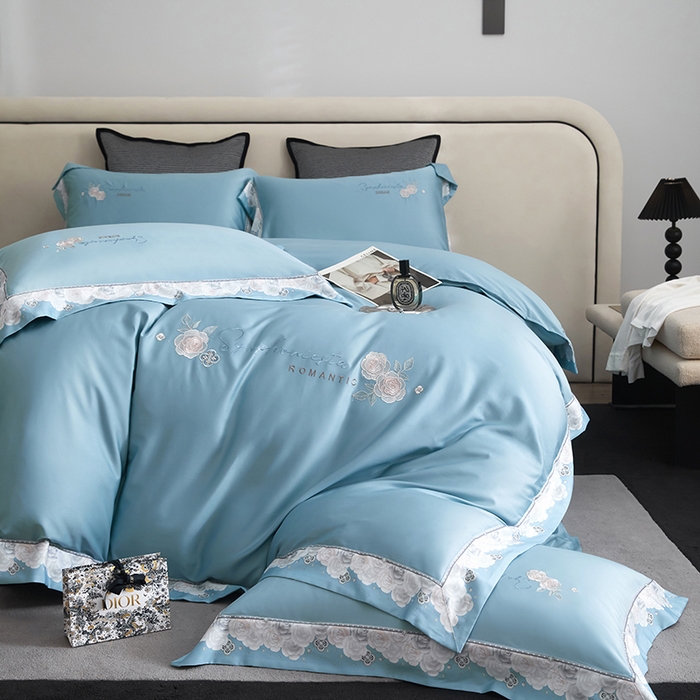 91家纺网 家纺一手货源 找家纺 浩情国际婚庆供货中心 2026新款160S春夏天丝棉高端刺绣系列四件套 玫瑰花香-卡宴蓝