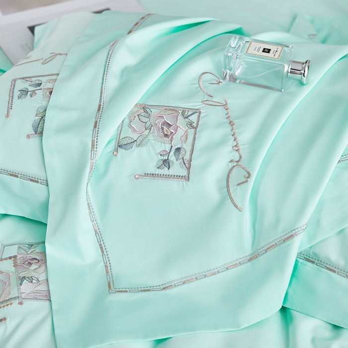 91家纺网 家纺一手货源 找家纺 浩情国际婚庆供货中心 2026新款160S春夏天丝棉高端刺绣系列四件套 诺兰-湖水蓝