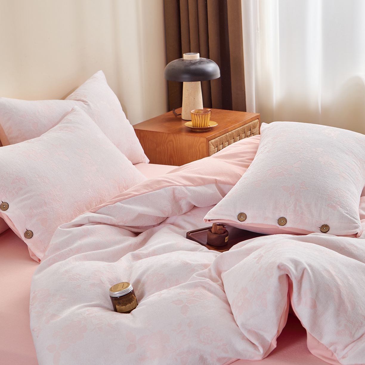 91家纺网 家纺一手货源 找家纺 咏绒家纺工厂店 2025新款雪尼尔棉绒大提花四件套 玫瑰森林-淡绯