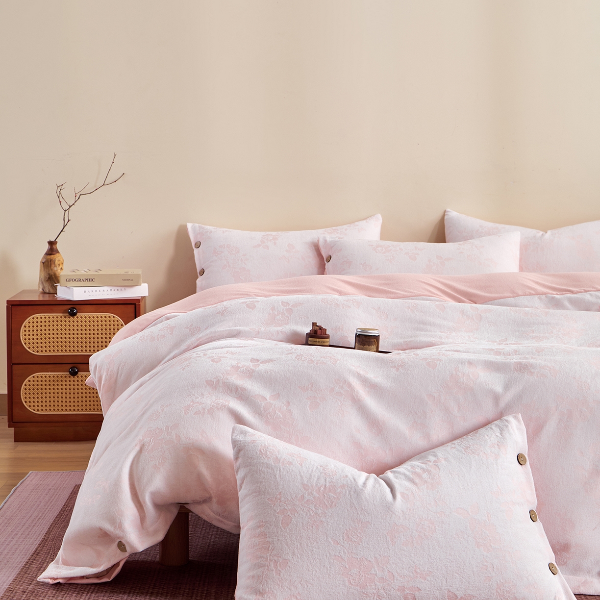 咏绒家纺工厂店 2025新款雪尼尔棉绒大提花四件套 玫瑰森林-淡绯