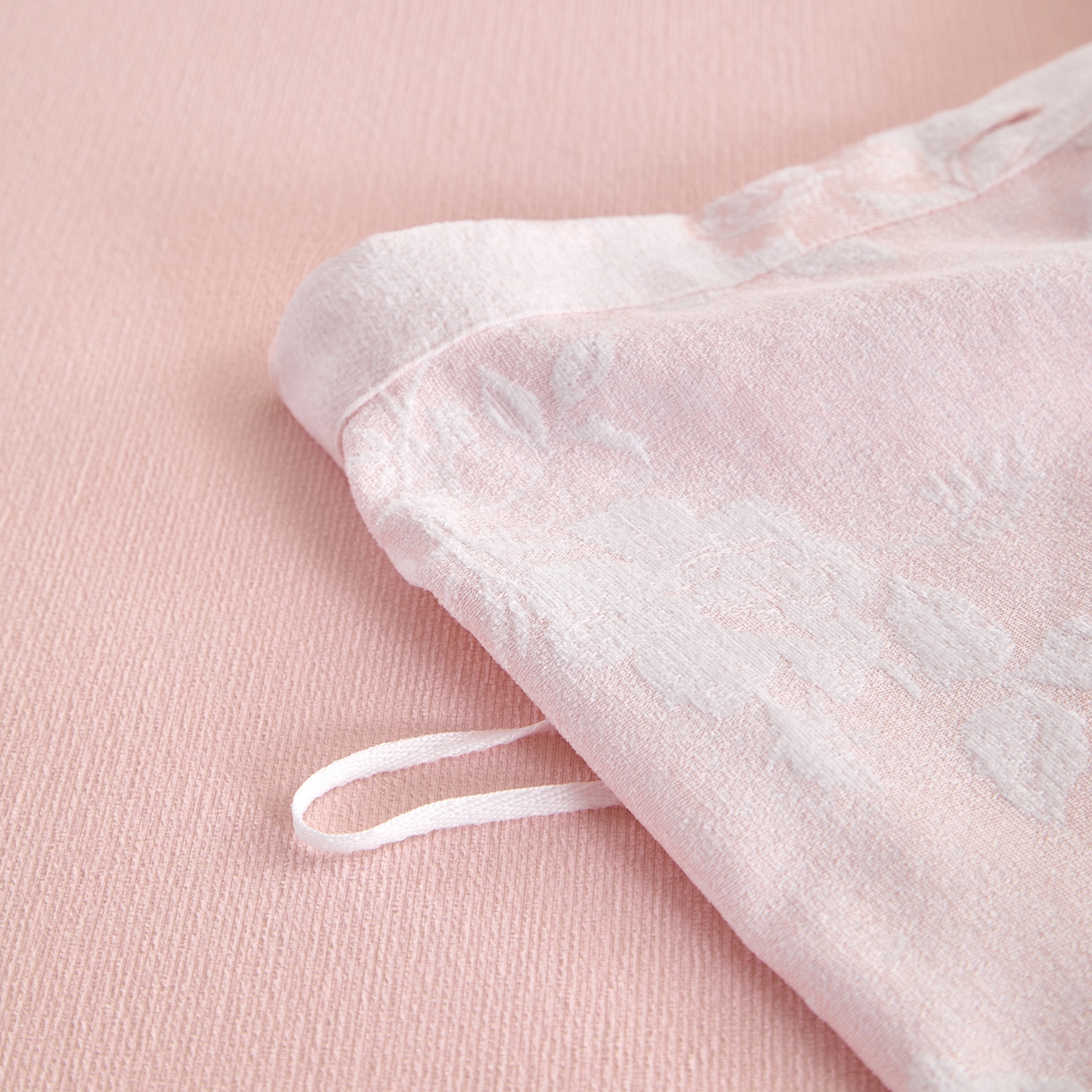 91家纺网 家纺一手货源 找家纺 咏绒家纺工厂店 2025新款雪尼尔棉绒大提花四件套 玫瑰森林-淡绯