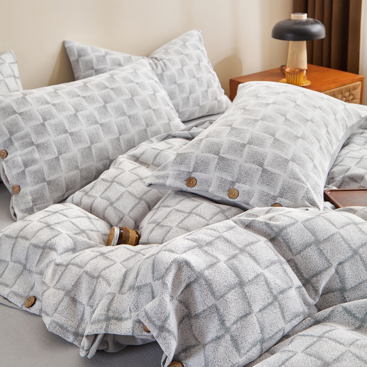 91家纺网 家纺一手货源 找家纺 咏绒家纺工厂店 2025新款雪尼尔棉绒大提花四件套 洛西雅-倾城灰