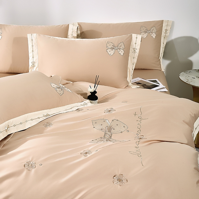 91家纺网 家纺一手货源 找家纺 浩情国际婚庆供货中心 2026新款180支长绒棉重工刺绣四件套 优雅主义-卡其