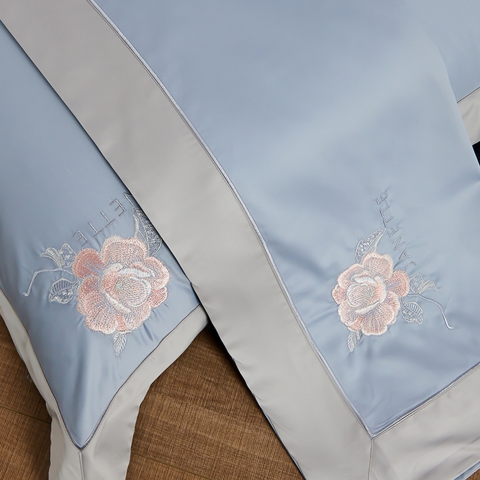 91家纺网 家纺一手货源 找家纺 浩情国际婚庆供货中心 2026新款180支长绒棉重工刺绣四件套 玛格利特-天空兰