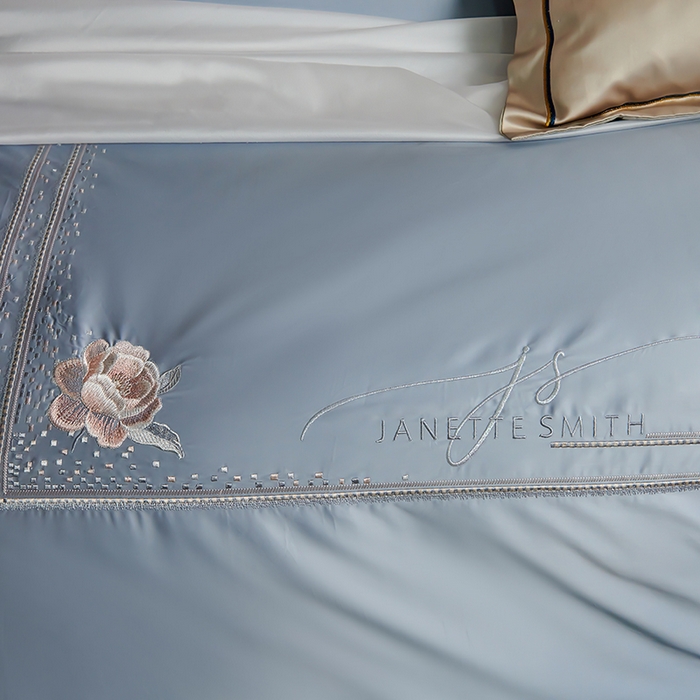 91家纺网 家纺一手货源 找家纺 浩情国际婚庆供货中心 2026新款180支长绒棉重工刺绣四件套 玛格利特-天空兰