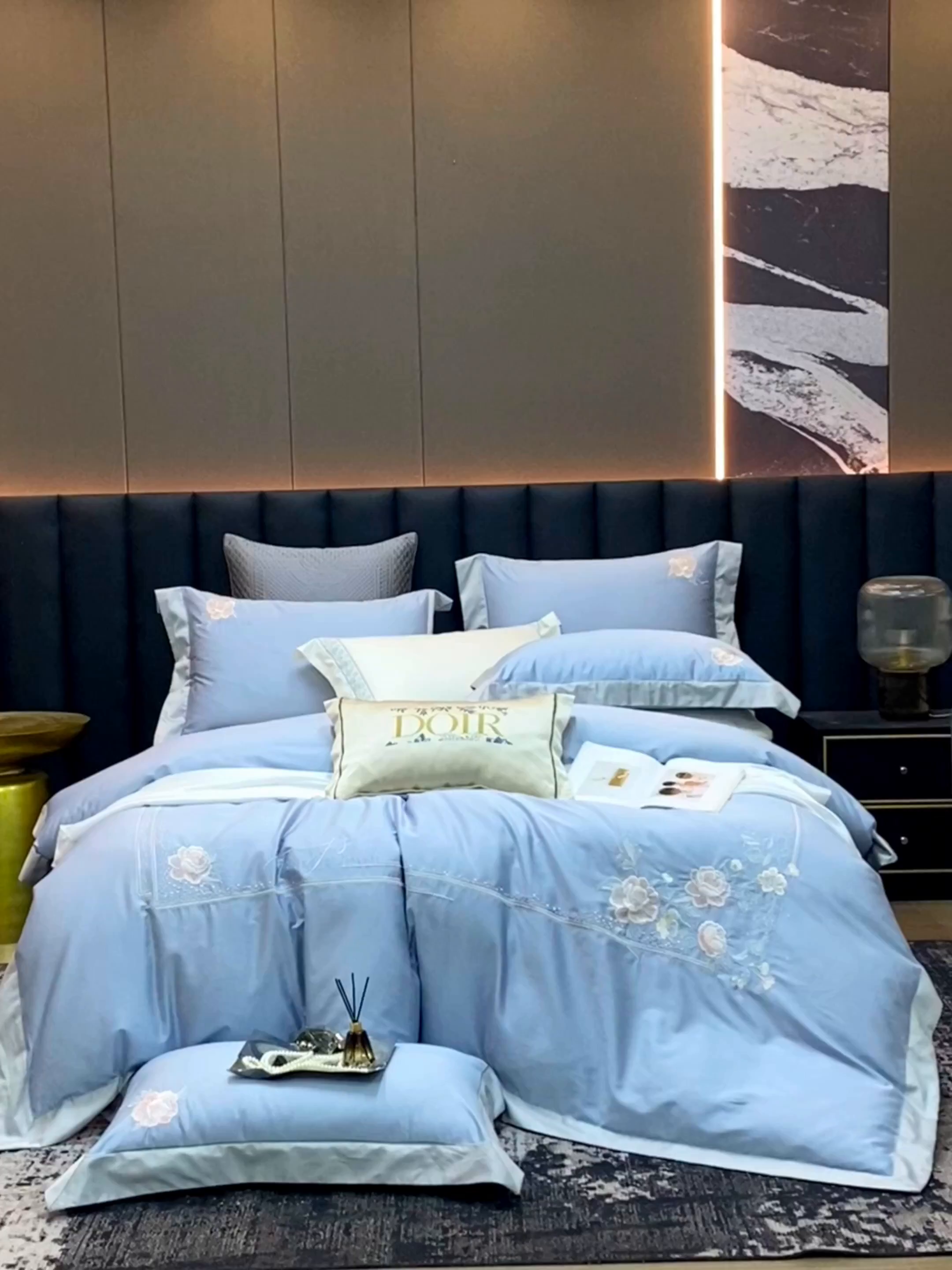 91家纺网 家纺一手货源 找家纺 浩情国际婚庆供货中心 2026新款180支长绒棉重工刺绣四件套 玛格利特-天空兰