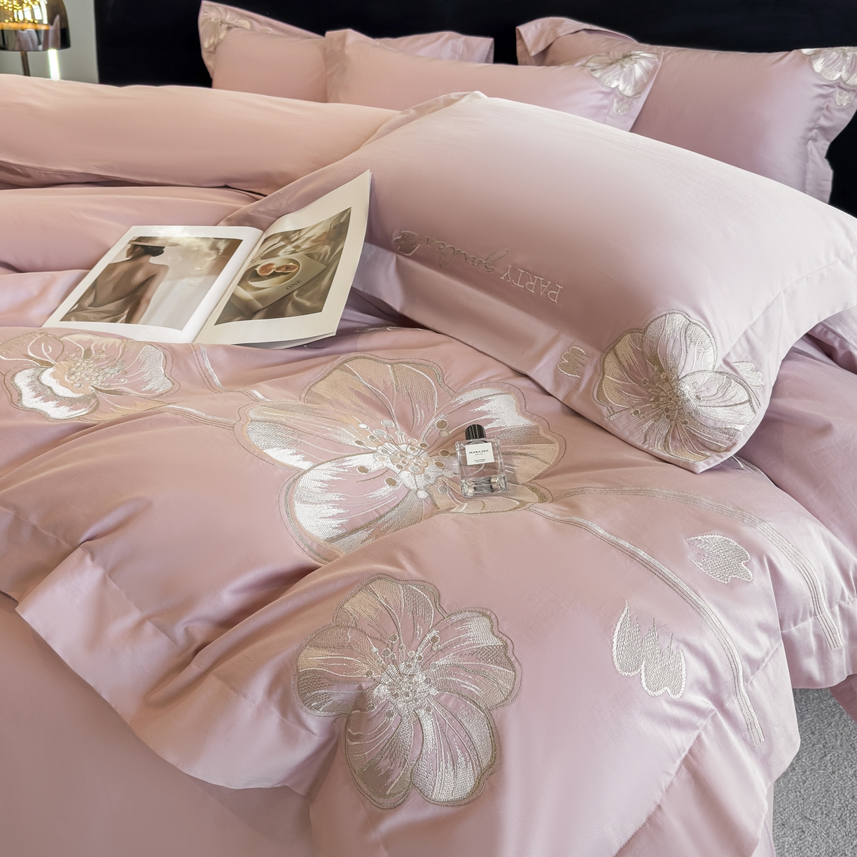 91家纺网 家纺一手货源 找家纺 （总）女子家纺 2025新款A类长绒棉新疆全棉纯棉刺绣宽边四件套-花千骨