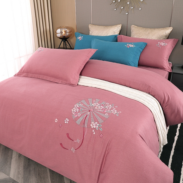 91家纺网 家纺一手货源 找家纺 浩情国际婚庆供货中心 2026四季新品120S全棉斜纹加厚磨毛高端刺绣四件套 浪漫樱花-豆沙