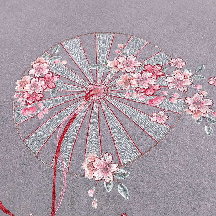 91家纺网 家纺一手货源 找家纺 浩情国际婚庆供货中心 2026四季新品120S全棉斜纹加厚磨毛高端刺绣四件套 浪漫樱花-高级灰