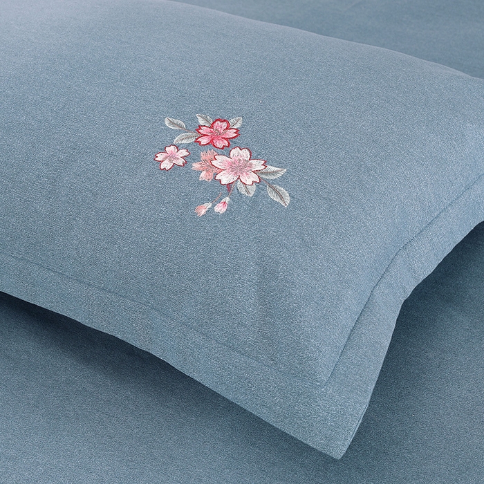 91家纺网 家纺一手货源 找家纺 浩情国际婚庆供货中心 2026四季新品120S全棉斜纹加厚磨毛高端刺绣四件套 浪漫樱花-富贵银