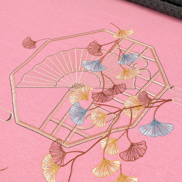 91家纺网 家纺一手货源 找家纺 浩情国际婚庆供货中心 2026四季新品120S全棉斜纹加厚磨毛高端刺绣四件套 维也纳-公主粉