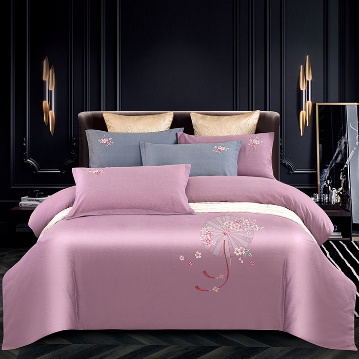91家纺网 家纺一手货源 找家纺 浩情国际婚庆供货中心 2026四季新品120S全棉斜纹加厚磨毛高端刺绣四件套 浪漫樱花-浪漫紫