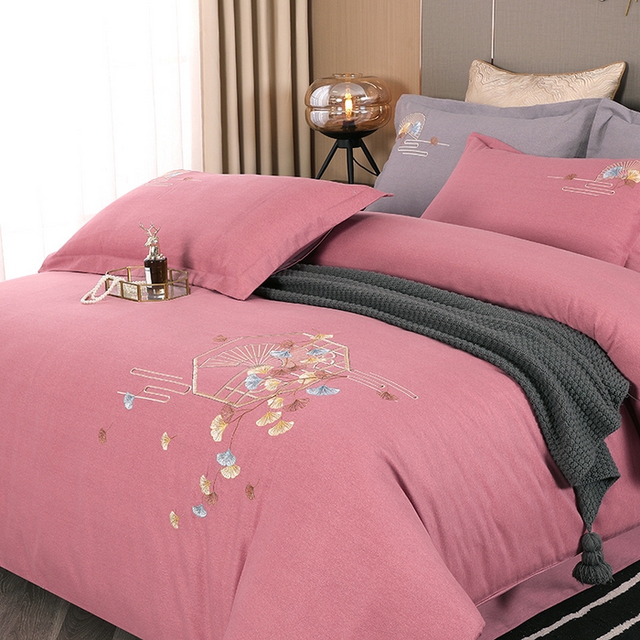 91家纺网 家纺一手货源 找家纺 浩情国际婚庆供货中心 2026四季新品120S全棉斜纹加厚磨毛高端刺绣四件套 维也纳-豆沙