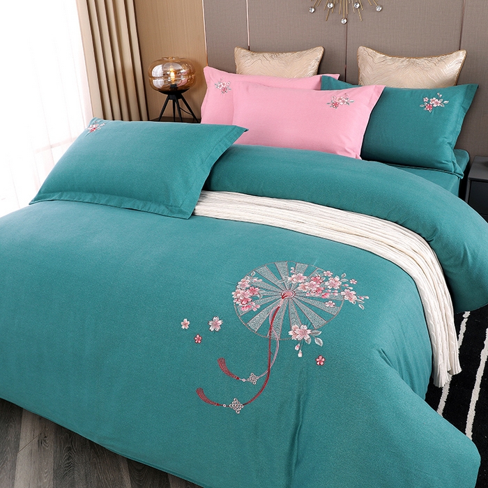 91家纺网 家纺一手货源 找家纺 浩情国际婚庆供货中心 2026四季新品120S全棉斜纹加厚磨毛高端刺绣四件套 浪漫樱花-淡雅绿