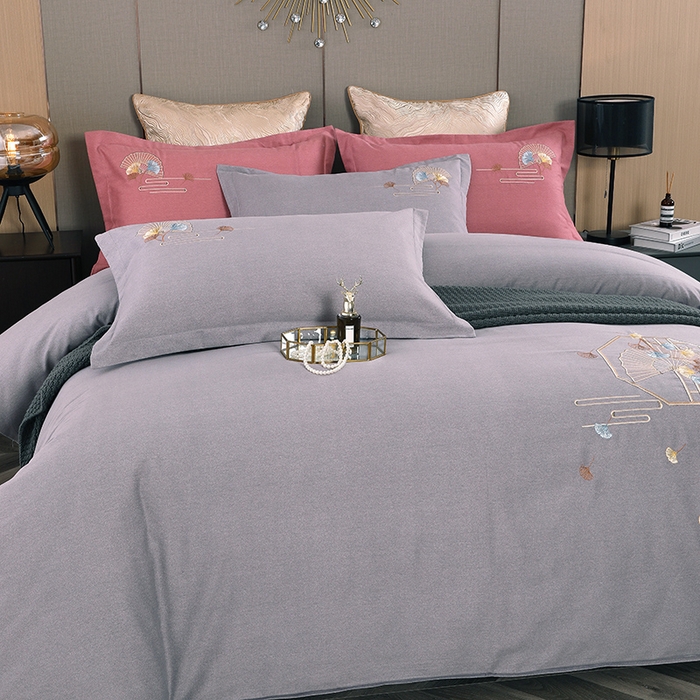 91家纺网 家纺一手货源 找家纺 浩情国际婚庆供货中心 2026四季新品120S全棉斜纹加厚磨毛高端刺绣四件套 维也纳-高级灰