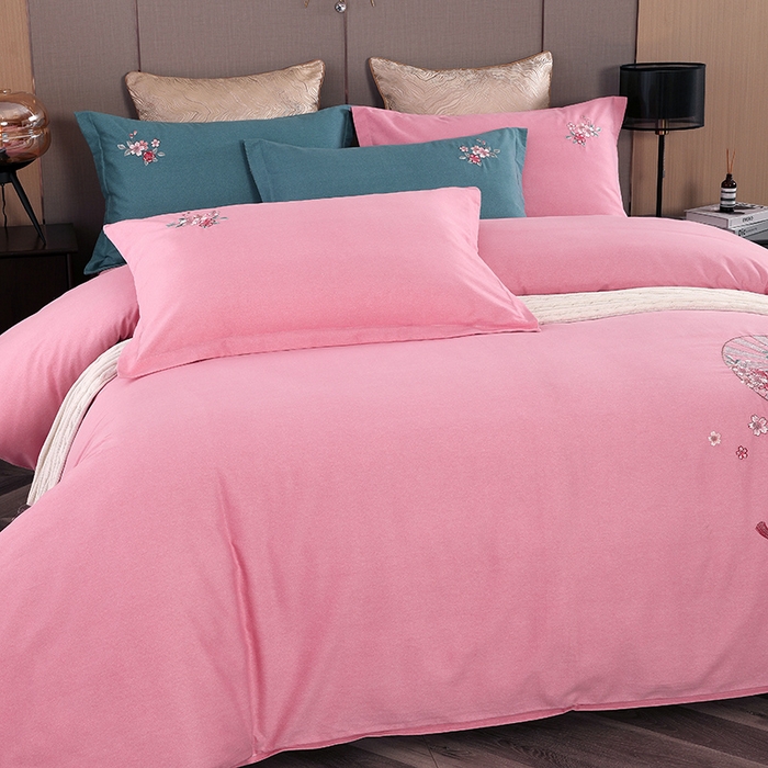 91家纺网 家纺一手货源 找家纺 浩情国际婚庆供货中心 2026四季新品120S全棉斜纹加厚磨毛高端刺绣四件套 浪漫樱花-公主粉