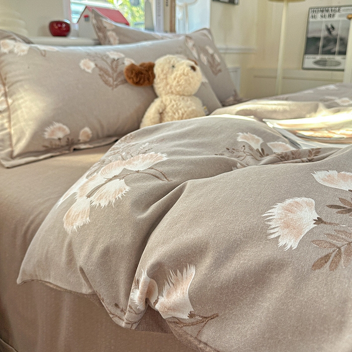 91家纺网 家纺一手货源 找家纺 曲之慕 2026新款全棉纯棉加厚喷气磨毛印花四件套 暖漾