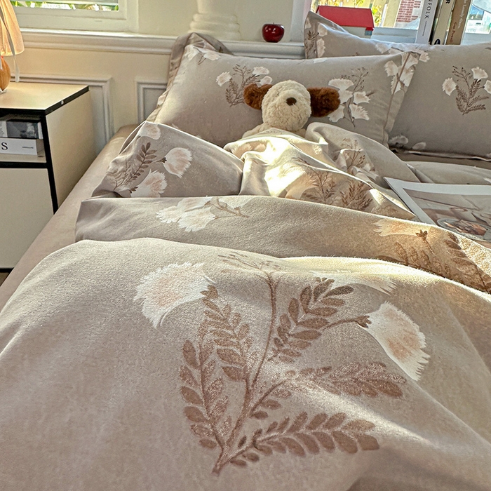 91家纺网 家纺一手货源 找家纺 曲之慕 2026新款全棉纯棉加厚喷气磨毛印花四件套 暖漾