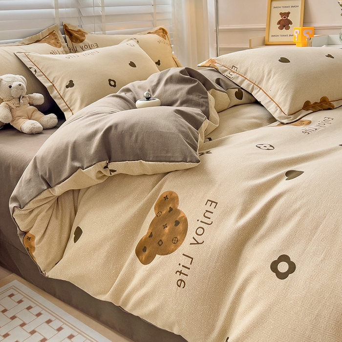 91家纺网 家纺一手货源 找家纺 曲之慕 2026新款全棉纯棉加厚喷气磨毛印花四件套 登威熊