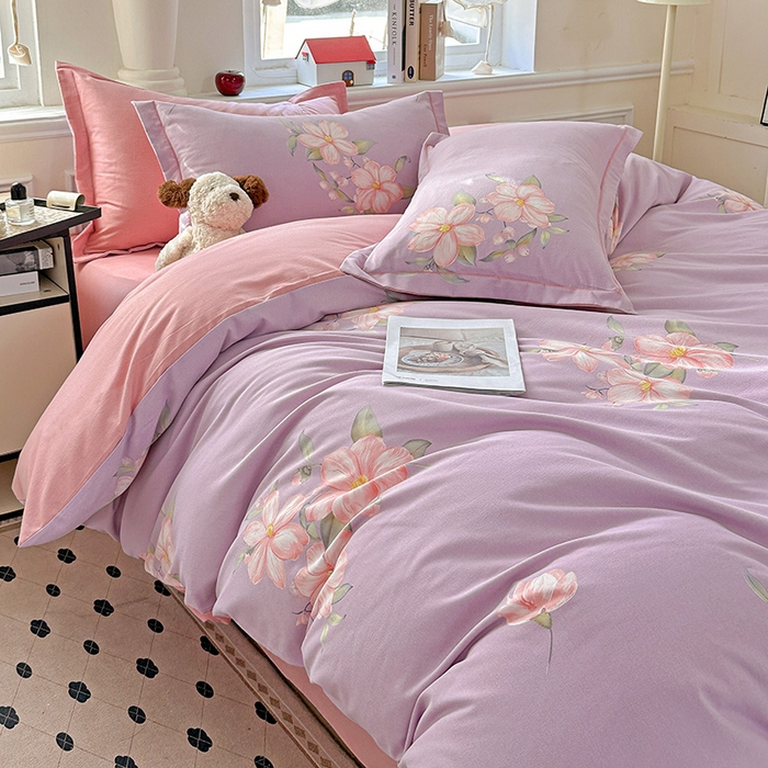 91家纺网 家纺一手货源 找家纺 曲之慕 2026新款全棉纯棉加厚喷气磨毛印花四件套 紫韵