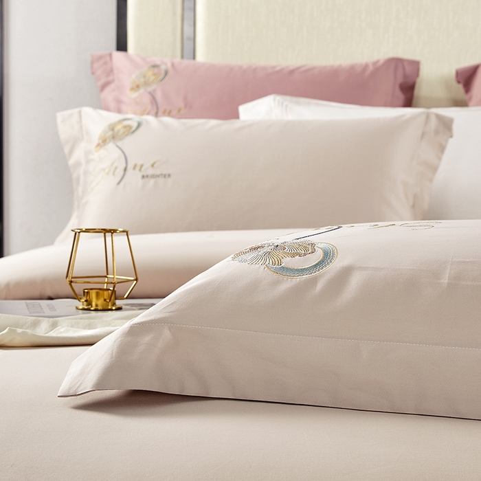 91家纺网 家纺一手货源 找家纺 浩情国际婚庆供货中心 2026新品-100支全棉长绒棉磨毛高端刺绣系列四件套 轻曼-米驼