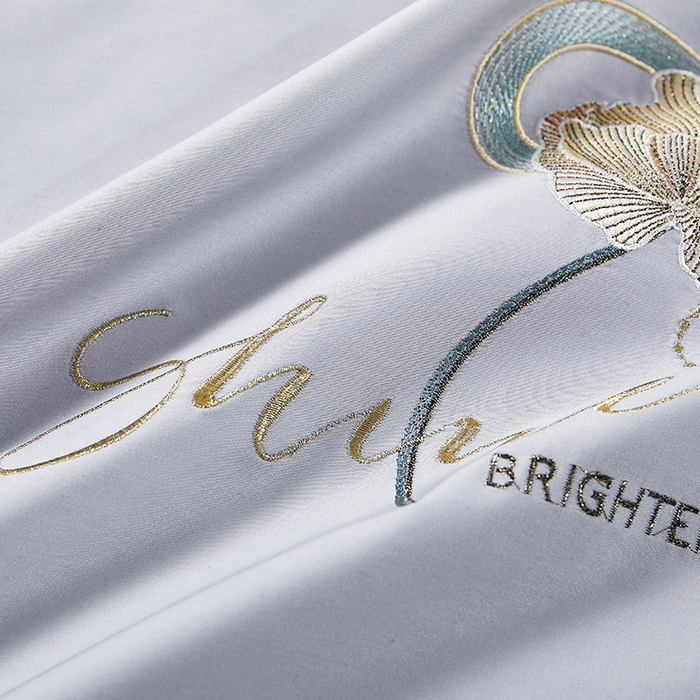 91家纺网 家纺一手货源 找家纺 浩情国际婚庆供货中心 2026新品-100支全棉长绒棉磨毛高端刺绣系列四件套 轻曼-银灰