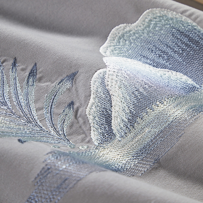 91家纺网 家纺一手货源 找家纺 浩情国际婚庆供货中心 2026新品-100支全棉长绒棉磨毛高端刺绣系列四件套 山水情-浅灰