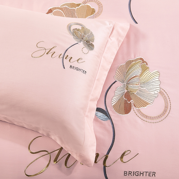 91家纺网 家纺一手货源 找家纺 浩情国际婚庆供货中心 2026新品-100支全棉长绒棉磨毛高端刺绣系列四件套 轻曼-浅玉