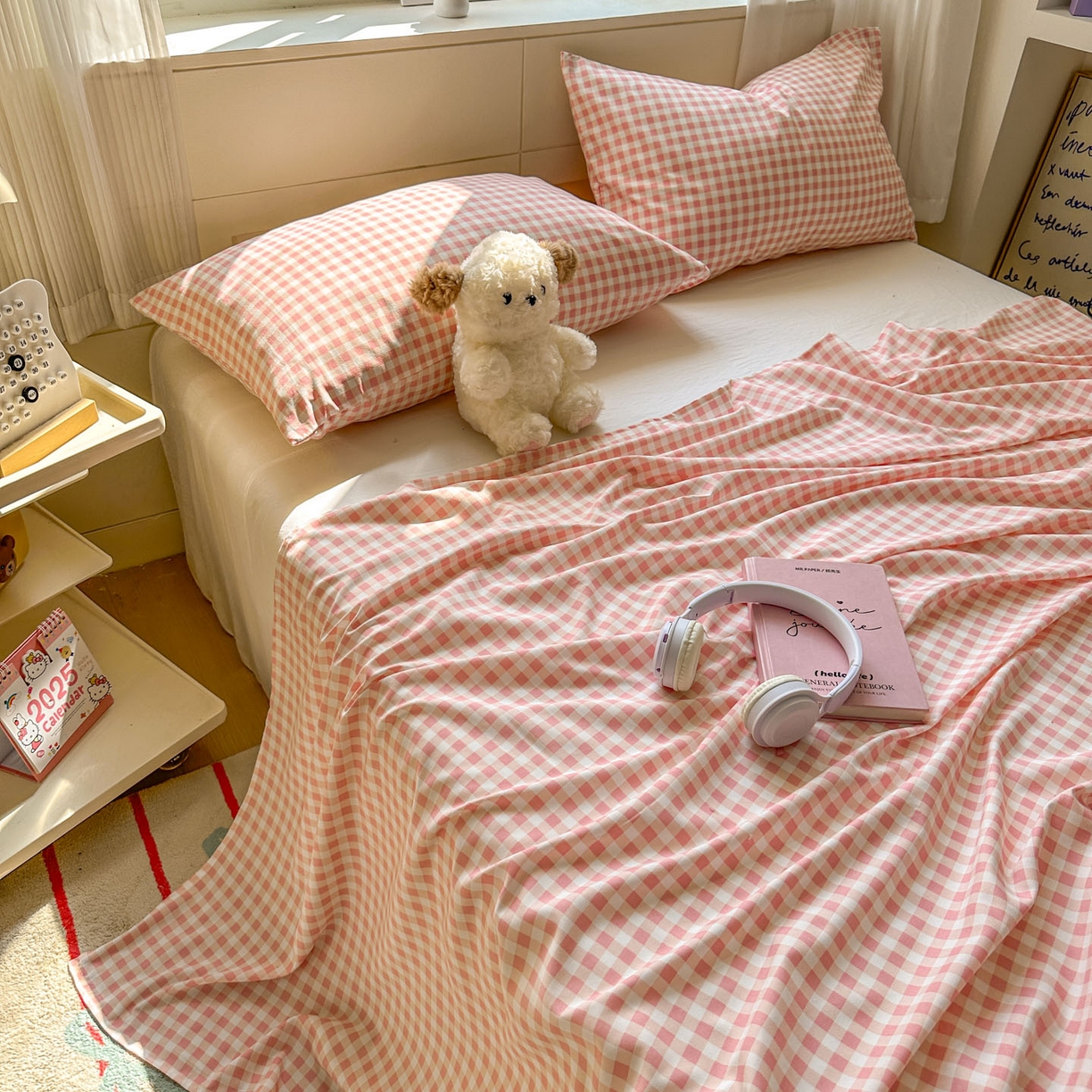 91家纺网 家纺一手货源 找家纺 冕悠家纺 2025新款A类加厚水洗棉格子点点印花超柔单品床单枕套 粉格