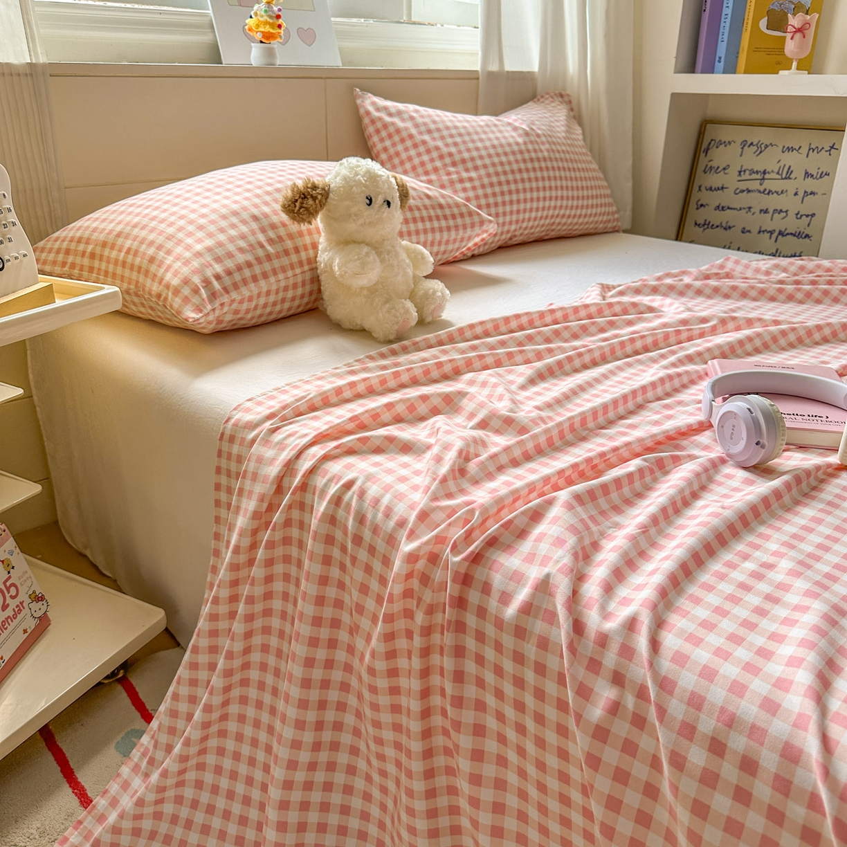 91家纺网 家纺一手货源 找家纺 冕悠家纺 2025新款A类加厚水洗棉格子点点印花超柔单品床单枕套 粉格