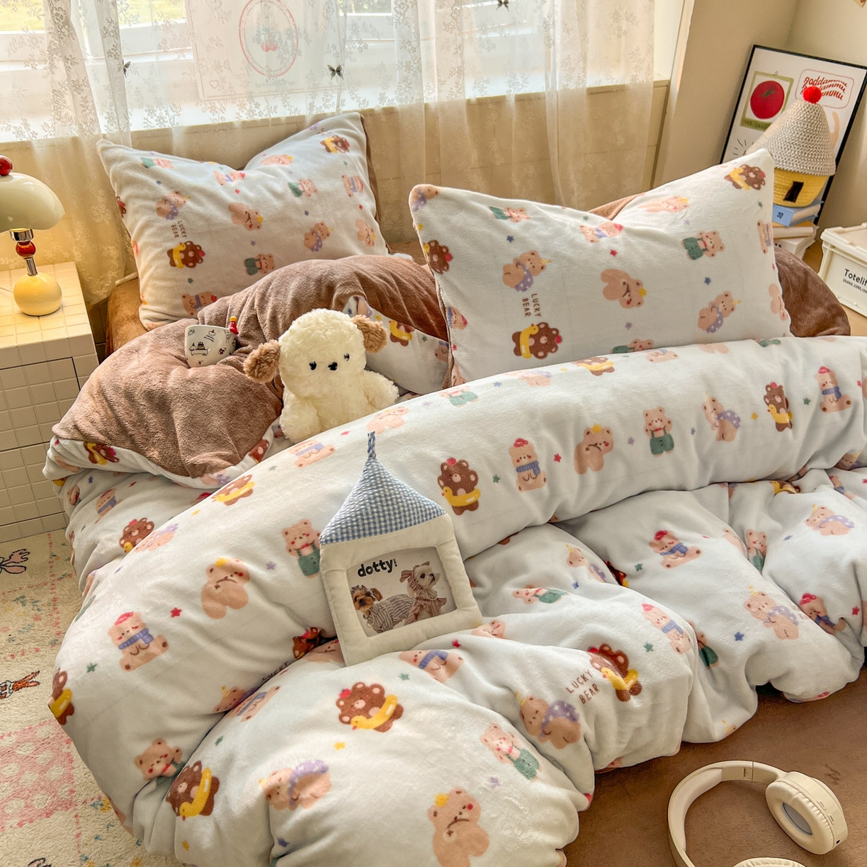 91家纺网 家纺一手货源 找家纺 冕悠家纺 2025新款A类200克加厚印花牛奶绒保暖四件套提供买家秀 小熊历险记