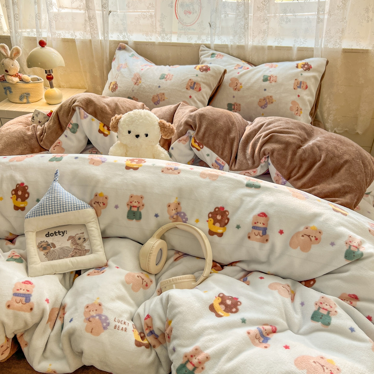 91家纺网 家纺一手货源 找家纺 冕悠家纺 2025新款A类200克加厚印花牛奶绒保暖四件套提供买家秀 小熊历险记