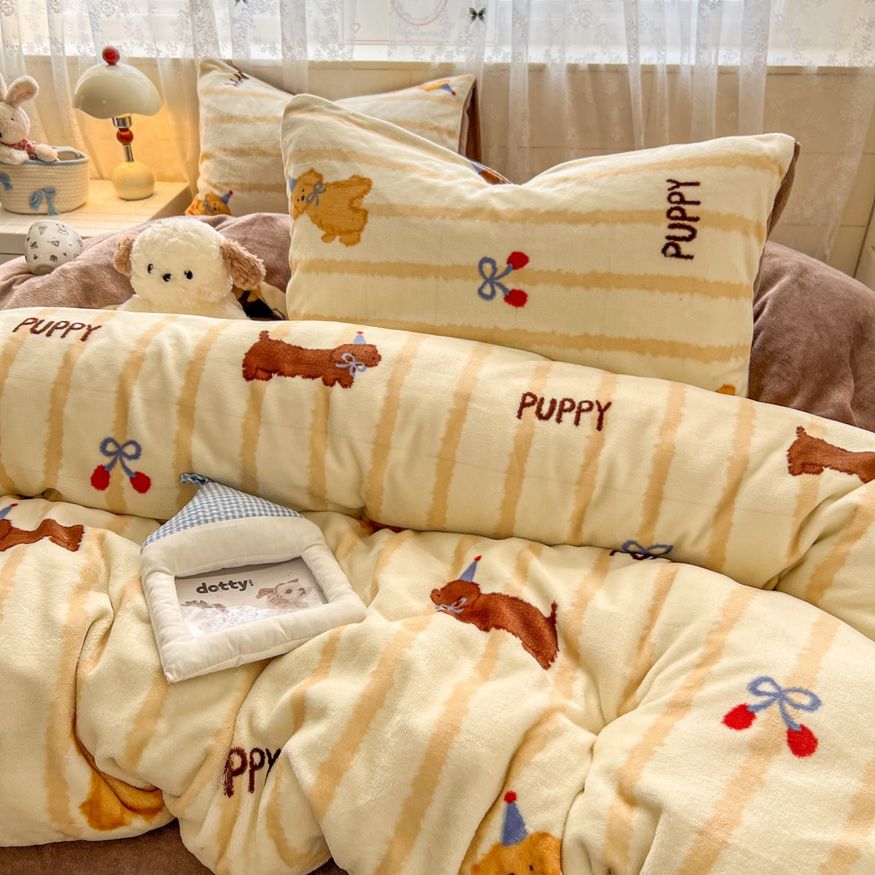 91家纺网 家纺一手货源 找家纺 冕悠家纺 2025新款A类200克加厚印花牛奶绒保暖四件套提供买家秀 腊肠狗