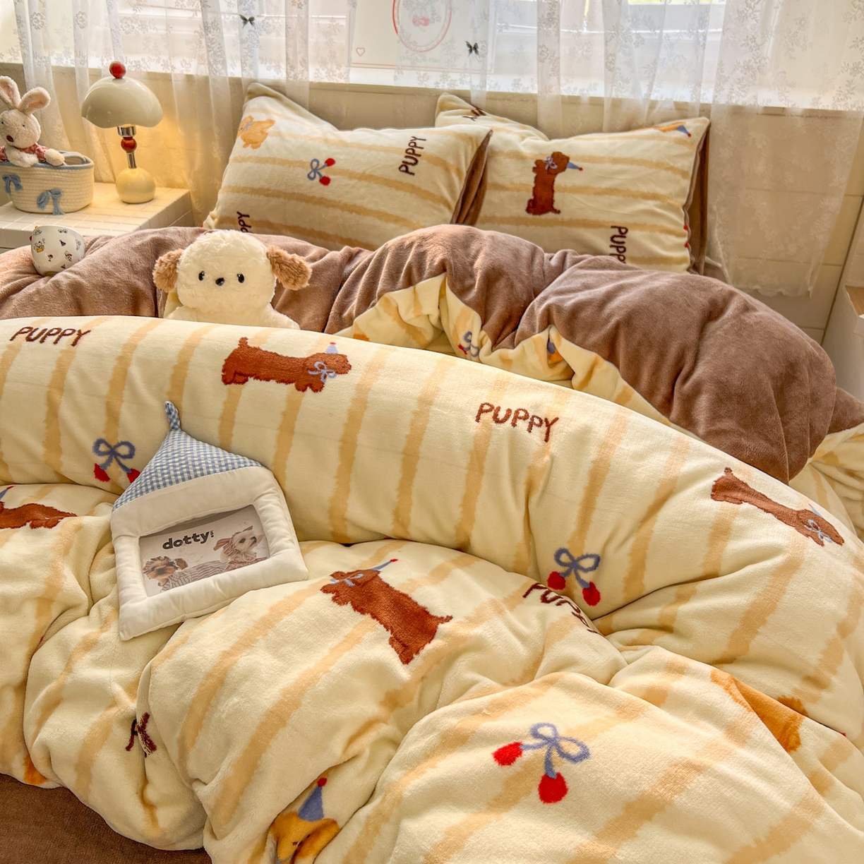 91家纺网 家纺一手货源 找家纺 冕悠家纺 2025新款A类200克加厚印花牛奶绒保暖四件套提供买家秀 腊肠狗